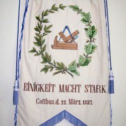 Tischlerinnun